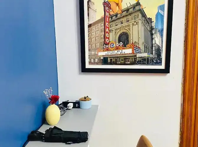 Lincoln Park 3 Bedroom Penthouse Chicago