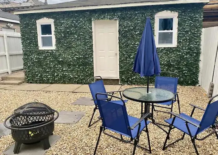 Lincoln Park 3 Bedroom Penthouse Chicago