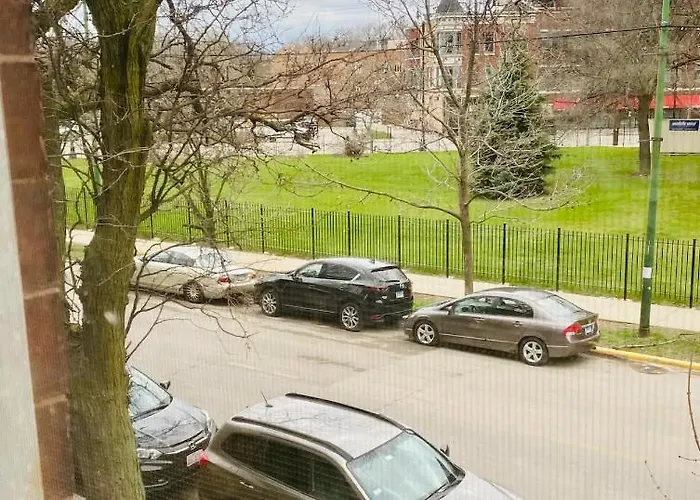 Lincoln Park 3 Bedroom Penthouse Chicago