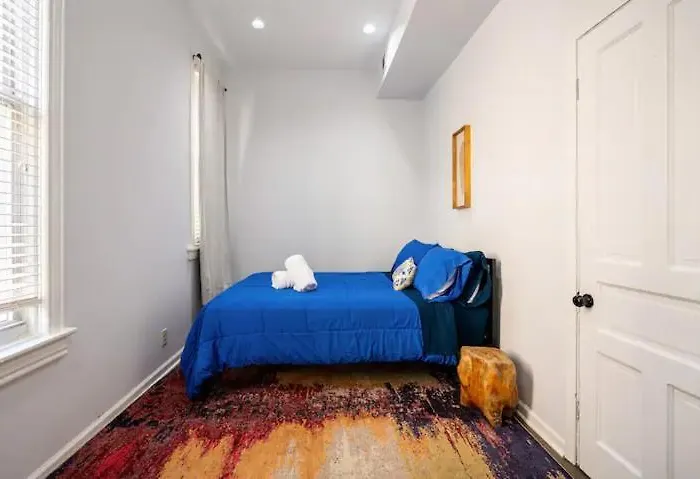 Lincoln Park 3 Bedroom Penthouse * Chicago