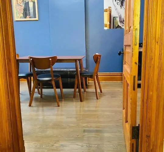 Lincoln Park 3 Bedroom Penthouse Chicago