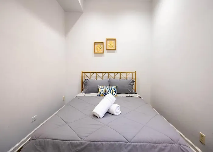 Apartment Lincoln Park 3 Bedroom Penthouse