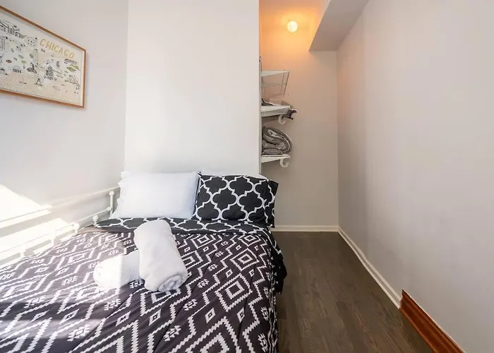 Apartment Lincoln Park 3 Bedroom Penthouse