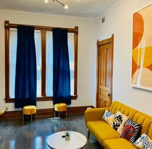 Lincoln Park 3 Bedroom Penthouse Chicago