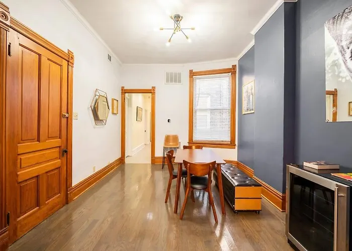 Lincoln Park 3 Bedroom Penthouse Chicago