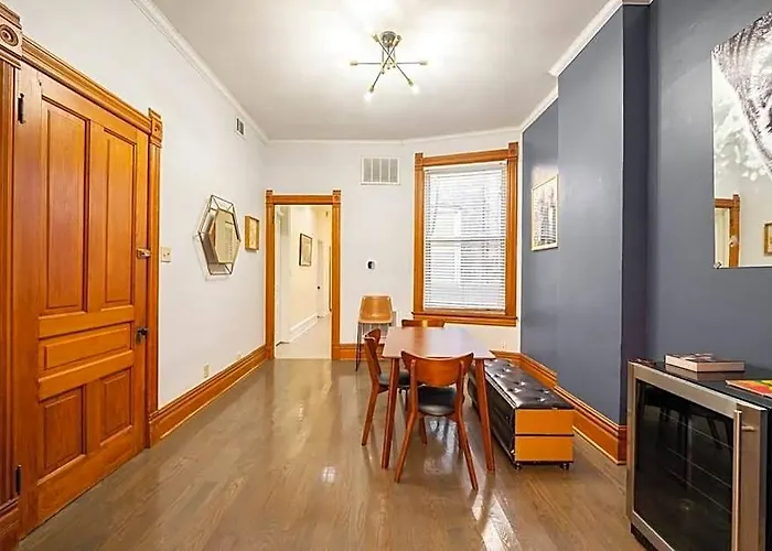 Lincoln Park 3 Bedroom Penthouse Apartment Chicago