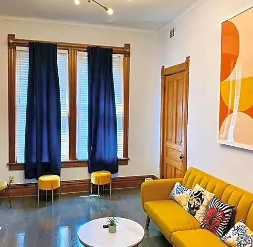 Lincoln Park 3 Bedroom Penthouse Chicago