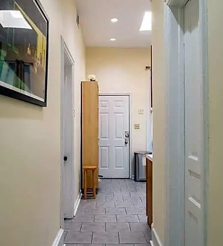 Lincoln Park 3 Bedroom Penthouse *